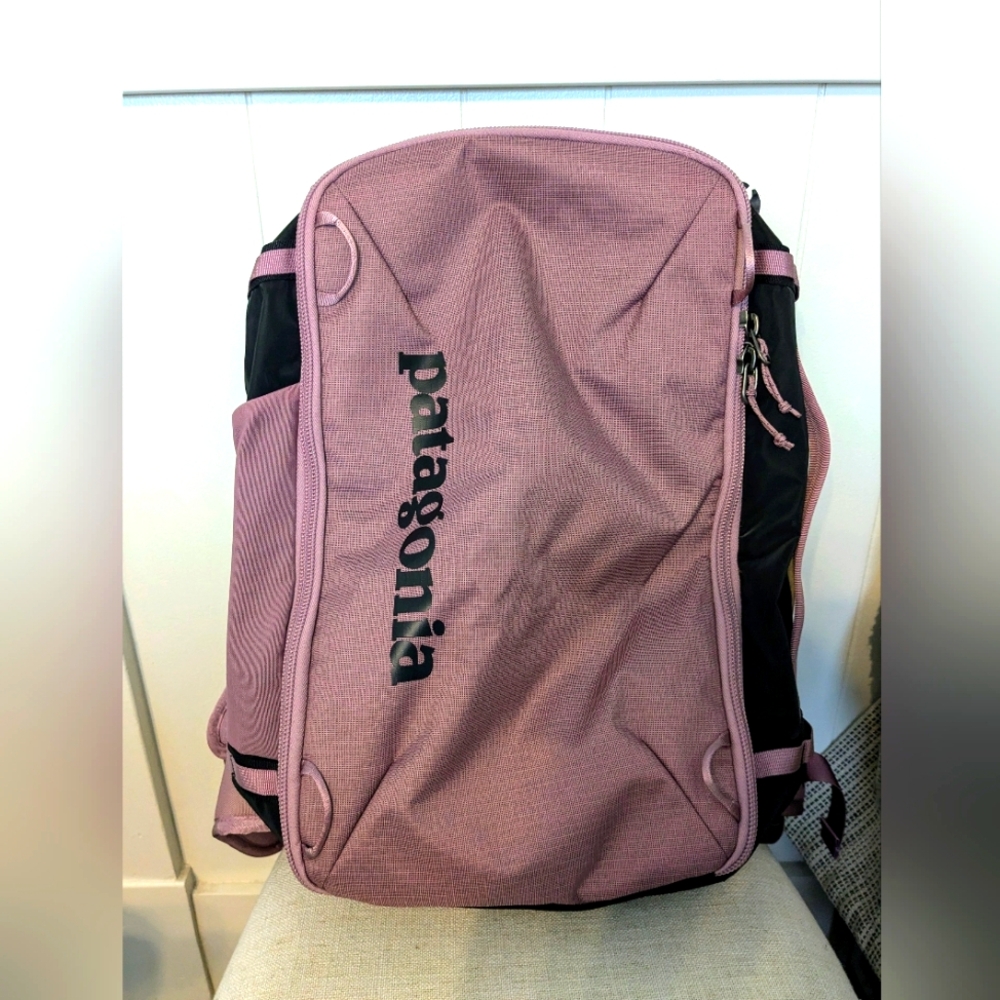 Patagonia Black Hole Mini MLC 30L Backpack Evening Mauve/Blk NWT